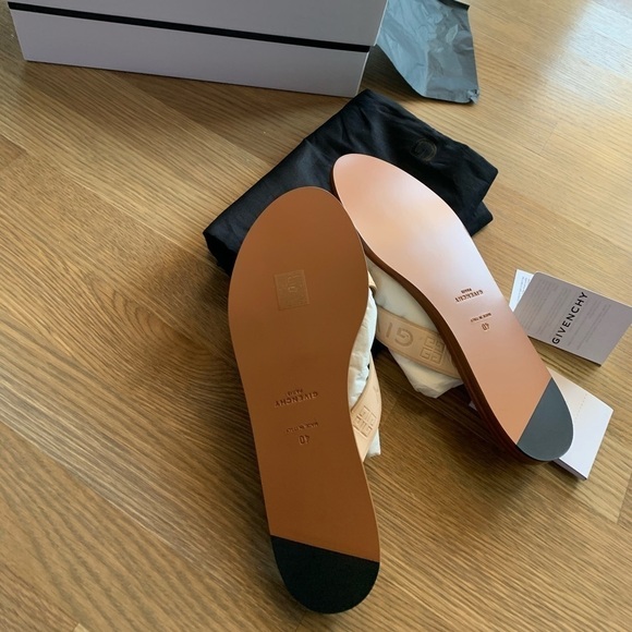 Givenchy 4G Logo Crisscross Sandals - Picture 6 of 9